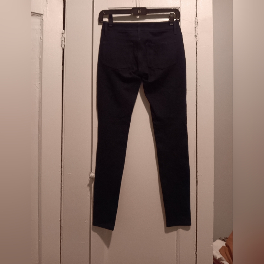 PAIGE BLAK PANTS. SIZE 24. STRECHT FABRIC. Brand new without tags